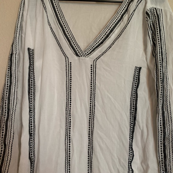 Bikini Cover - Picture 2 of 3